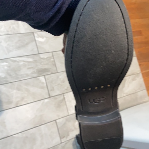 A pair of Calf boots. Ugg’s never worn - Picture 3 of 9